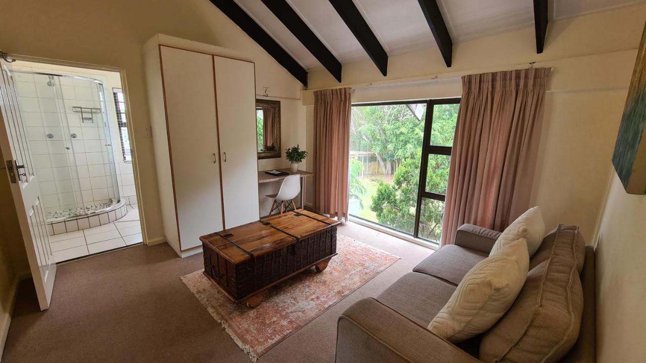Guest house Hathaway East London